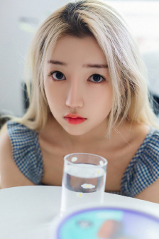 七濑朱莉亚